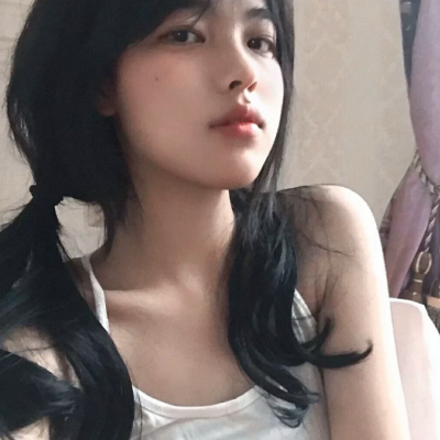 昆明结伴游玩空姐能初依