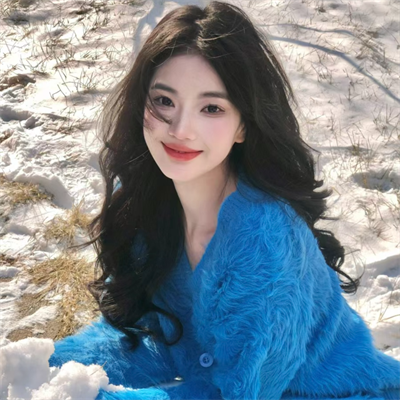 成都结伴游玩收银员介依玉