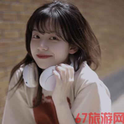 三亚结伴游玩演员所婷忆